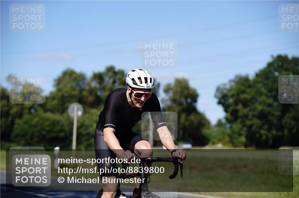 07.09.2025 - 19. Norderstedt Triathlon Michael Burmester http://msf.ph/oto/8839800 07.09.2025 14:48:03 Radfahren 879 meine-sportfotos.de
