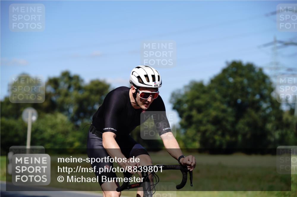 07.09.2025 - 19. Norderstedt Triathlon Michael Burmester http://msf.ph/oto/8839801 07.09.2025 14:48:03 Radfahren 879 meine-sportfotos.de