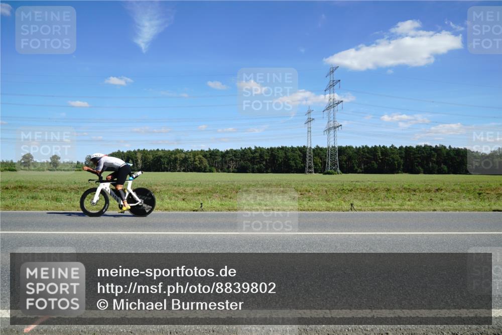 07.09.2025 - 19. Norderstedt Triathlon Michael Burmester http://msf.ph/oto/8839802 07.09.2025 14:24:20 Radfahren 392 meine-sportfotos.de