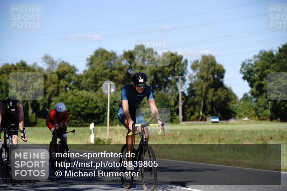 07.09.2025 - 19. Norderstedt Triathlon Michael Burmester http://msf.ph/oto/8839805 07.09.2025 14:48:09 Radfahren 417, 977, 1478 meine-sportfotos.de