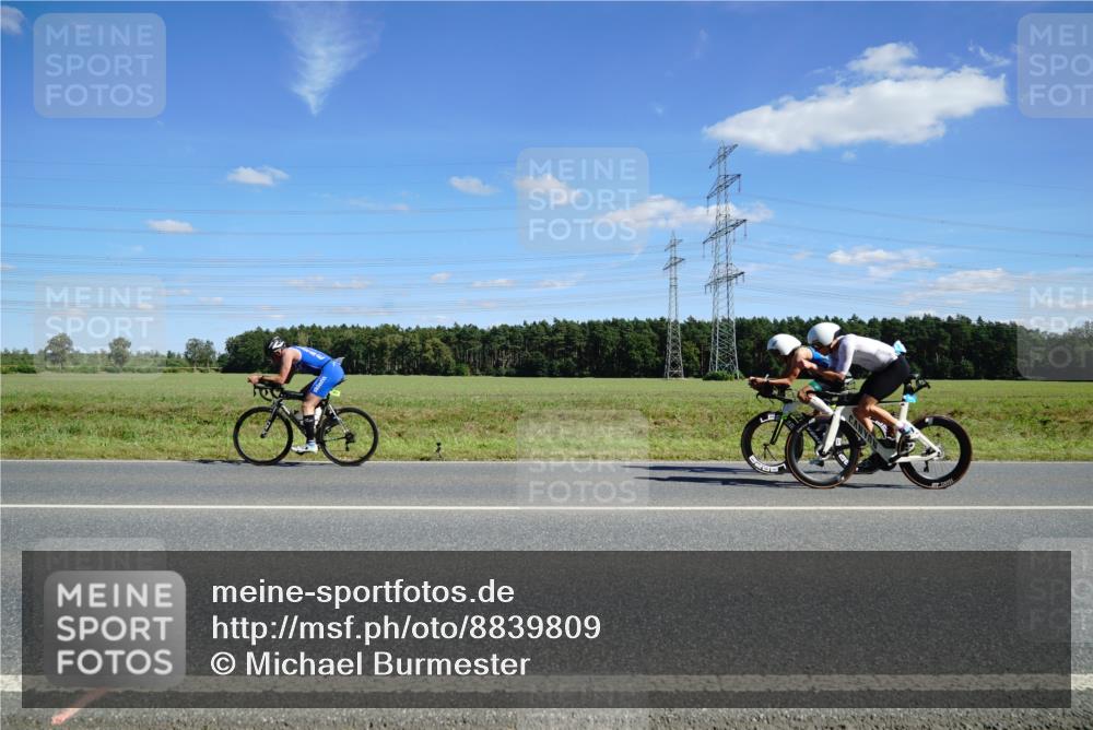 07.09.2025 - 19. Norderstedt Triathlon Michael Burmester http://msf.ph/oto/8839809 07.09.2025 14:24:21 Radfahren 392, 1011 meine-sportfotos.de