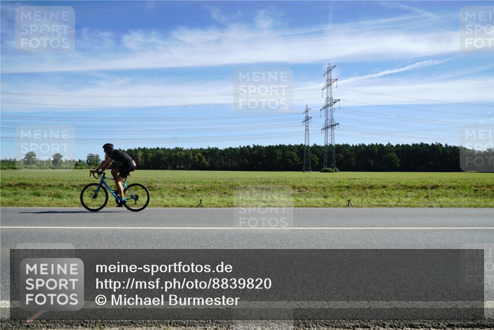07.09.2025 - 19. Norderstedt Triathlon Michael Burmester http://msf.ph/oto/8839820 07.09.2025 12:16:23 Radfahren 163 meine-sportfotos.de