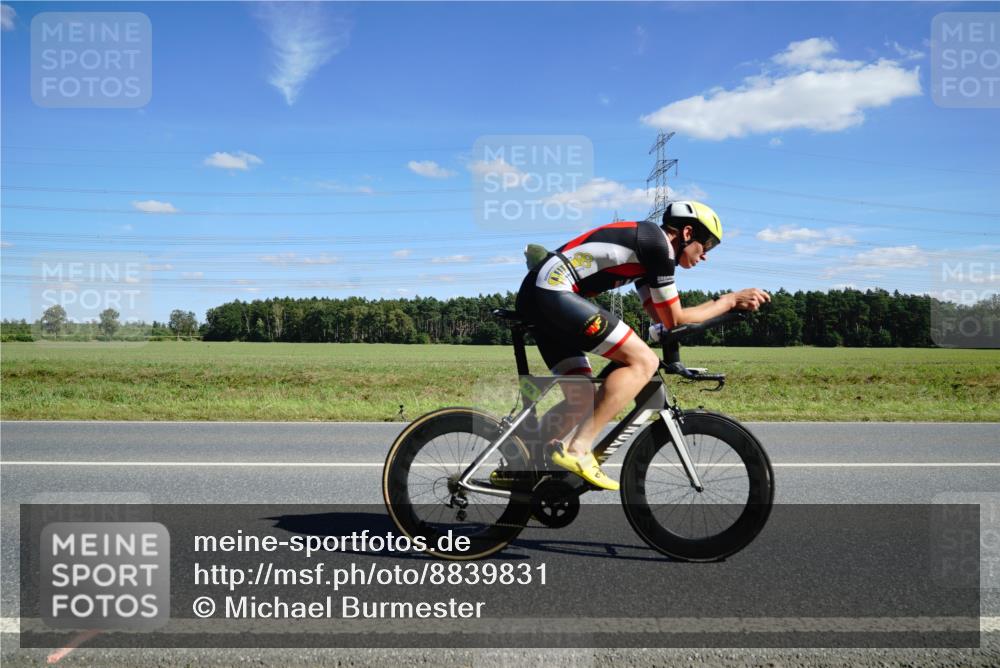 07.09.2025 - 19. Norderstedt Triathlon Michael Burmester http://msf.ph/oto/8839831 07.09.2025 14:24:25 Radfahren 363, 978, 1011 meine-sportfotos.de