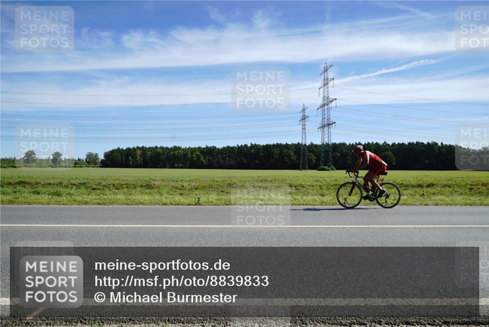07.09.2025 - 19. Norderstedt Triathlon Michael Burmester http://msf.ph/oto/8839833 07.09.2025 12:16:24 Radfahren  meine-sportfotos.de