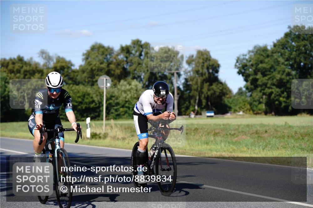 07.09.2025 - 19. Norderstedt Triathlon Michael Burmester http://msf.ph/oto/8839834 07.09.2025 14:48:32 Radfahren 439, 1456, 1485 meine-sportfotos.de