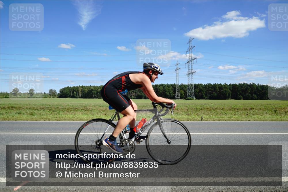 07.09.2025 - 19. Norderstedt Triathlon Michael Burmester http://msf.ph/oto/8839835 07.09.2025 14:24:27 Radfahren 363, 978, 1011 meine-sportfotos.de
