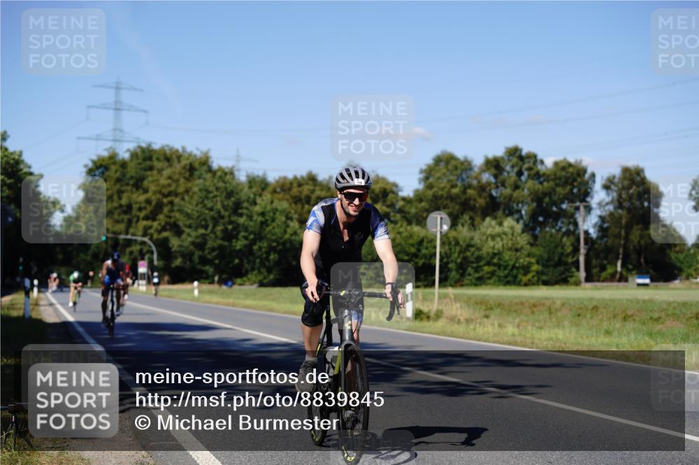 07.09.2025 - 19. Norderstedt Triathlon Michael Burmester http://msf.ph/oto/8839845 07.09.2025 14:48:51 Radfahren 410, 1510 meine-sportfotos.de