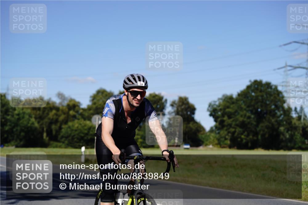 07.09.2025 - 19. Norderstedt Triathlon Michael Burmester http://msf.ph/oto/8839849 07.09.2025 14:48:52 Radfahren 410, 908, 1510 meine-sportfotos.de