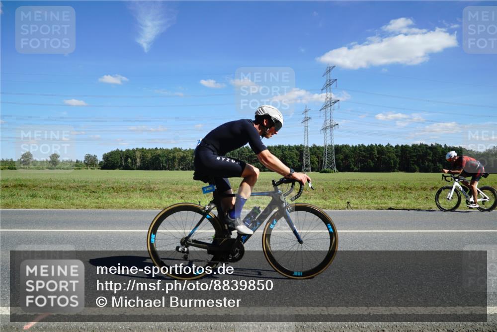 07.09.2025 - 19. Norderstedt Triathlon Michael Burmester http://msf.ph/oto/8839850 07.09.2025 14:24:31 Radfahren 363, 1406 meine-sportfotos.de