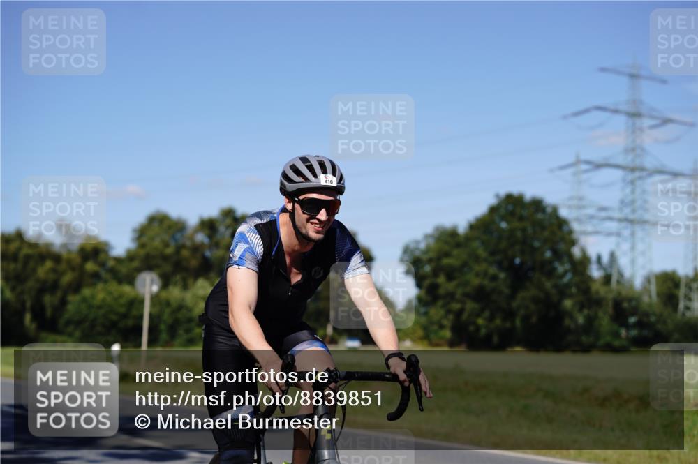 07.09.2025 - 19. Norderstedt Triathlon Michael Burmester http://msf.ph/oto/8839851 07.09.2025 14:48:52 Radfahren 410, 908, 1510 meine-sportfotos.de