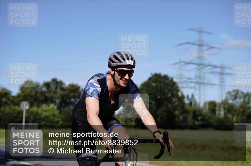 07.09.2025 - 19. Norderstedt Triathlon Michael Burmester http://msf.ph/oto/8839852 07.09.2025 14:48:52 Radfahren 410, 908, 1510 meine-sportfotos.de