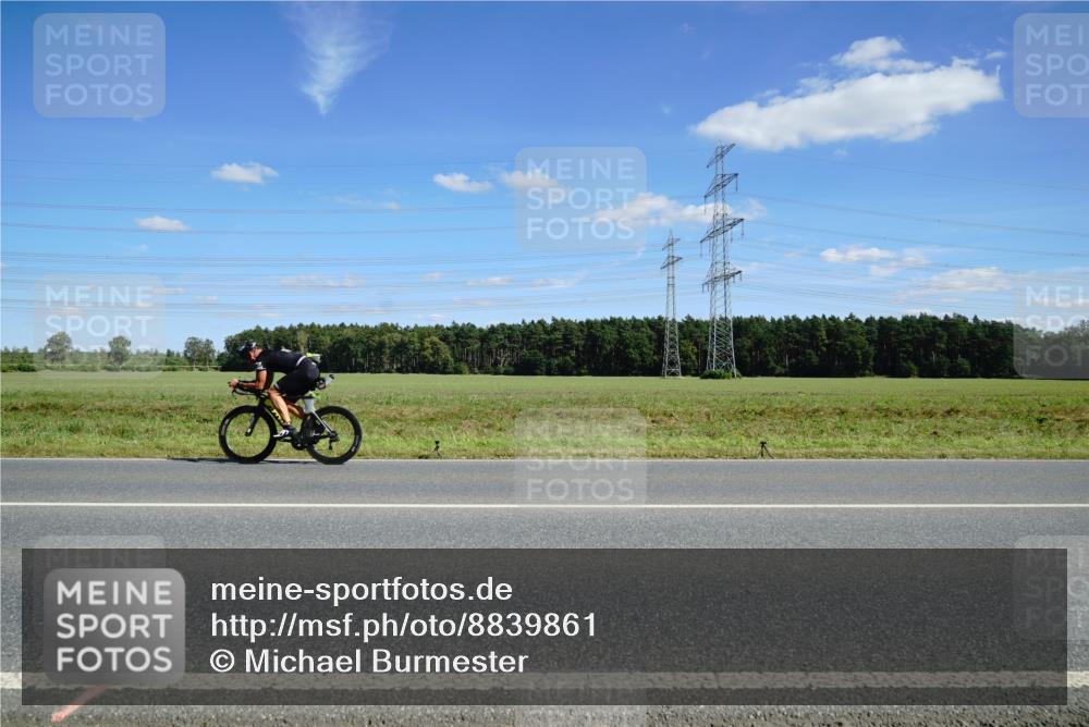 07.09.2025 - 19. Norderstedt Triathlon Michael Burmester http://msf.ph/oto/8839861 07.09.2025 14:24:36 Radfahren  meine-sportfotos.de