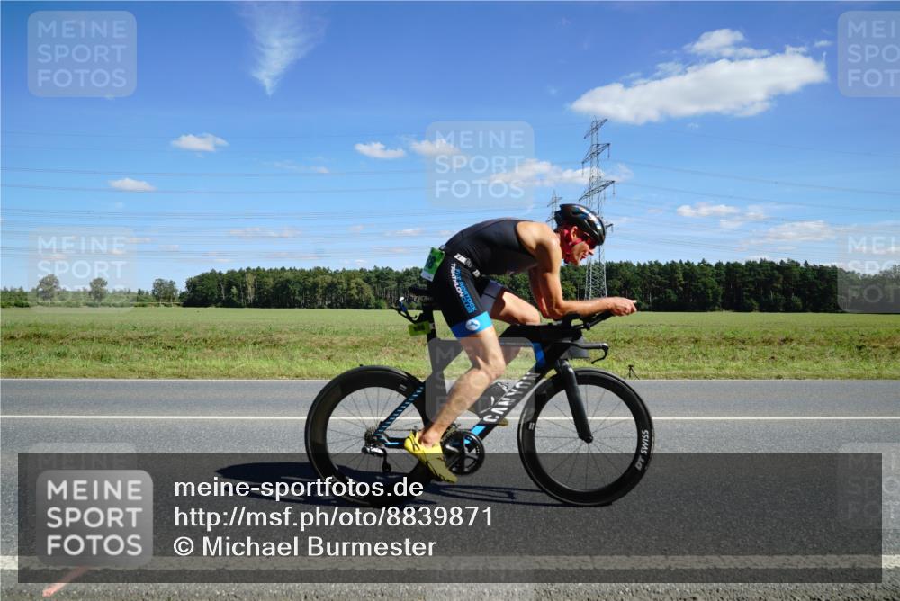 07.09.2025 - 19. Norderstedt Triathlon Michael Burmester http://msf.ph/oto/8839871 07.09.2025 14:24:40 Radfahren 988 meine-sportfotos.de