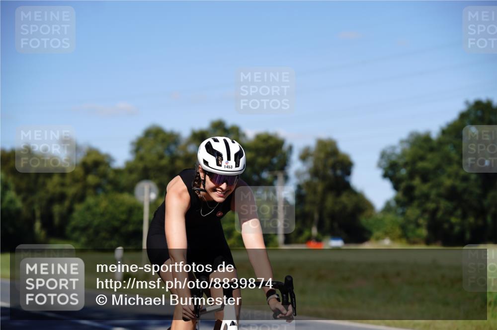 07.09.2025 - 19. Norderstedt Triathlon Michael Burmester http://msf.ph/oto/8839874 07.09.2025 14:49:04 Radfahren 374, 1453, 1489 meine-sportfotos.de