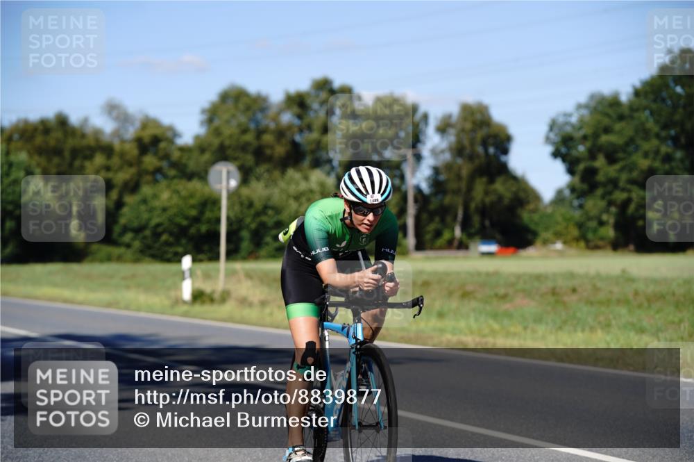 07.09.2025 - 19. Norderstedt Triathlon Michael Burmester http://msf.ph/oto/8839877 07.09.2025 14:49:06 Radfahren 374, 1453, 1489 meine-sportfotos.de