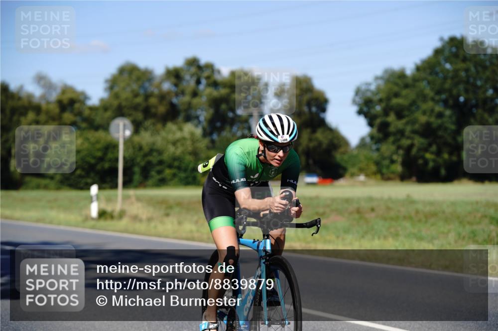 07.09.2025 - 19. Norderstedt Triathlon Michael Burmester http://msf.ph/oto/8839879 07.09.2025 14:49:06 Radfahren 374, 1453, 1489 meine-sportfotos.de