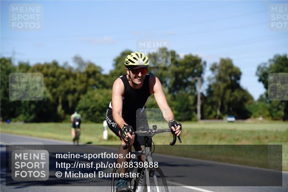 07.09.2025 - 19. Norderstedt Triathlon Michael Burmester http://msf.ph/oto/8839888 07.09.2025 14:49:11 Radfahren 1471 meine-sportfotos.de