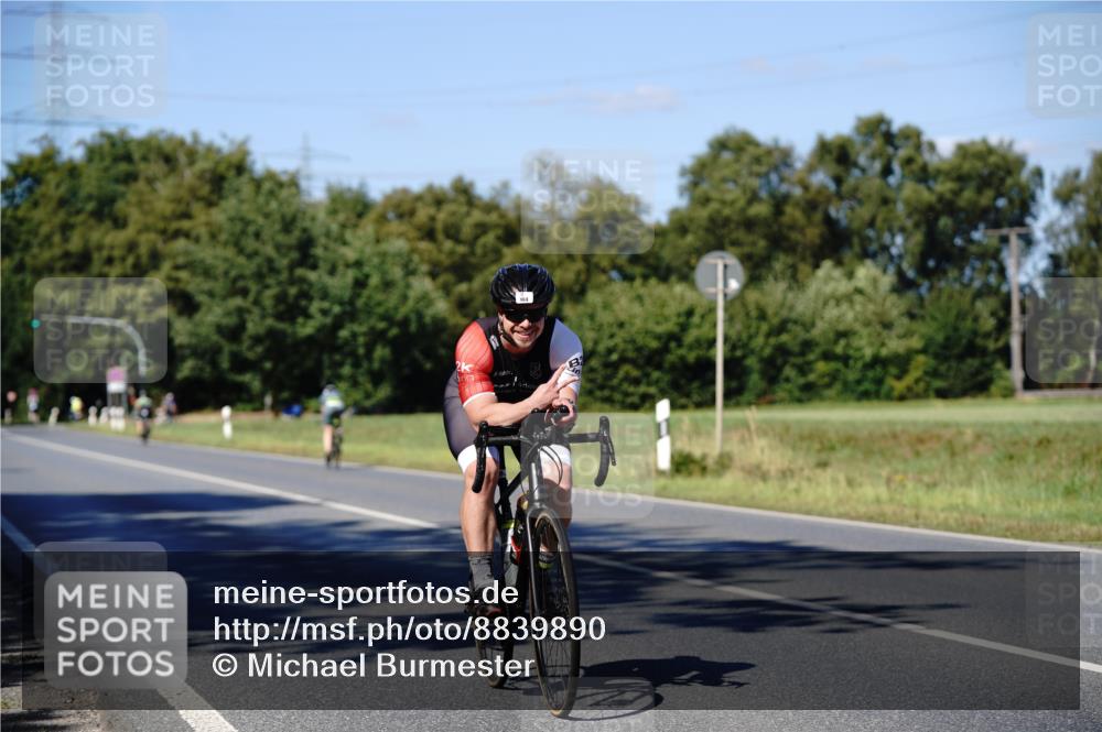 07.09.2025 - 19. Norderstedt Triathlon Michael Burmester http://msf.ph/oto/8839890 07.09.2025 14:49:17 Radfahren 968 meine-sportfotos.de