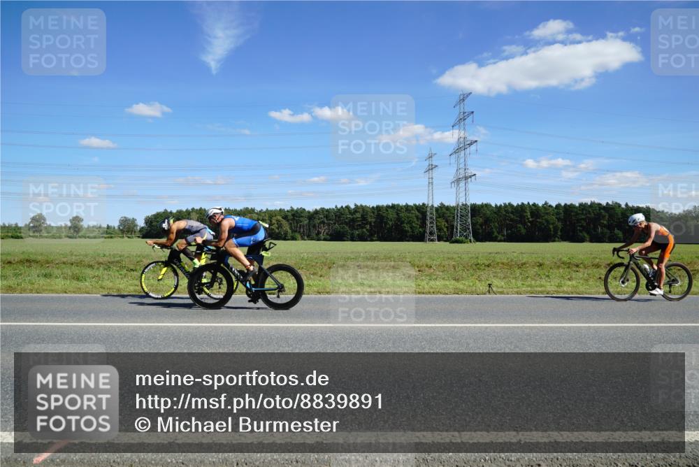 07.09.2025 - 19. Norderstedt Triathlon Michael Burmester http://msf.ph/oto/8839891 07.09.2025 14:24:52 Radfahren  meine-sportfotos.de