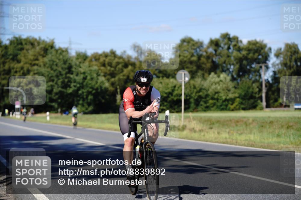 07.09.2025 - 19. Norderstedt Triathlon Michael Burmester http://msf.ph/oto/8839892 07.09.2025 14:49:17 Radfahren 968 meine-sportfotos.de