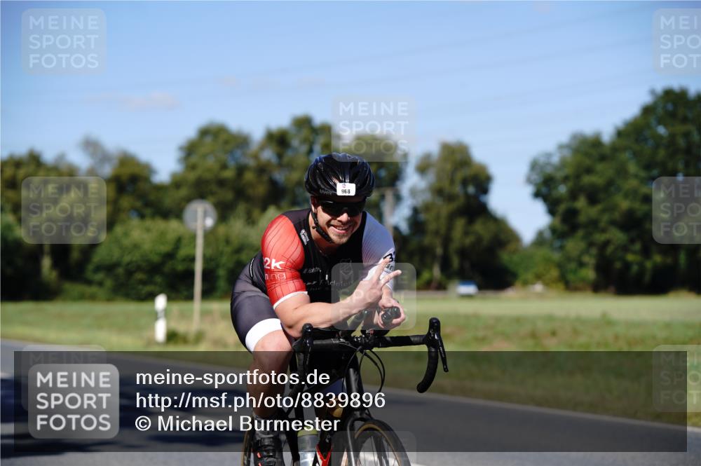 07.09.2025 - 19. Norderstedt Triathlon Michael Burmester http://msf.ph/oto/8839896 07.09.2025 14:49:17 Radfahren 968 meine-sportfotos.de