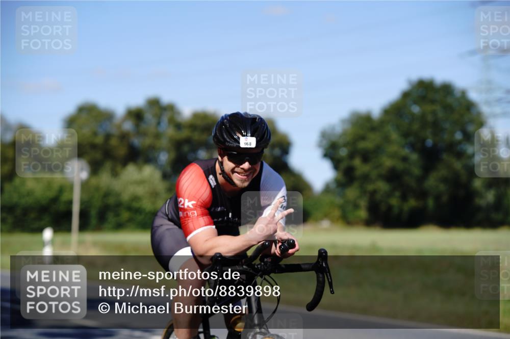 07.09.2025 - 19. Norderstedt Triathlon Michael Burmester http://msf.ph/oto/8839898 07.09.2025 14:49:18 Radfahren 968 meine-sportfotos.de