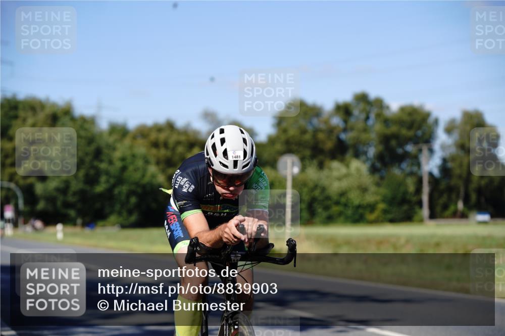 07.09.2025 - 19. Norderstedt Triathlon Michael Burmester http://msf.ph/oto/8839903 07.09.2025 14:49:23 Radfahren 1481 meine-sportfotos.de