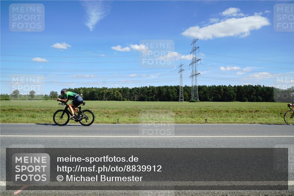 07.09.2025 - 19. Norderstedt Triathlon Michael Burmester http://msf.ph/oto/8839912 07.09.2025 14:24:58 Radfahren 1037, 1466 meine-sportfotos.de