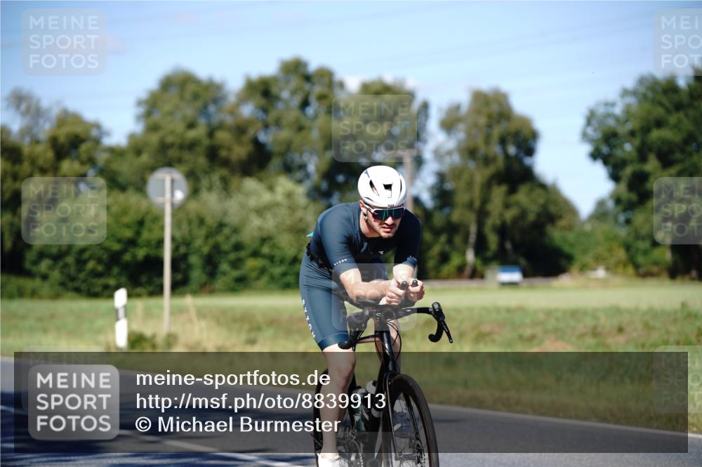 07.09.2025 - 19. Norderstedt Triathlon Michael Burmester http://msf.ph/oto/8839913 07.09.2025 14:49:30 Radfahren 398, 1404, 1430 meine-sportfotos.de