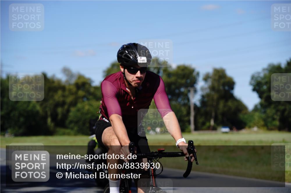 07.09.2025 - 19. Norderstedt Triathlon Michael Burmester http://msf.ph/oto/8839930 07.09.2025 14:49:42 Radfahren 900, 1465, 1484 meine-sportfotos.de