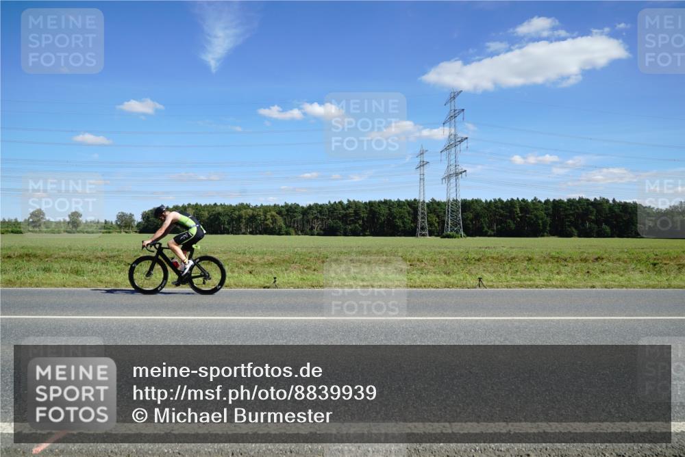 07.09.2025 - 19. Norderstedt Triathlon Michael Burmester http://msf.ph/oto/8839939 07.09.2025 14:25:01 Radfahren 1019, 1037 meine-sportfotos.de