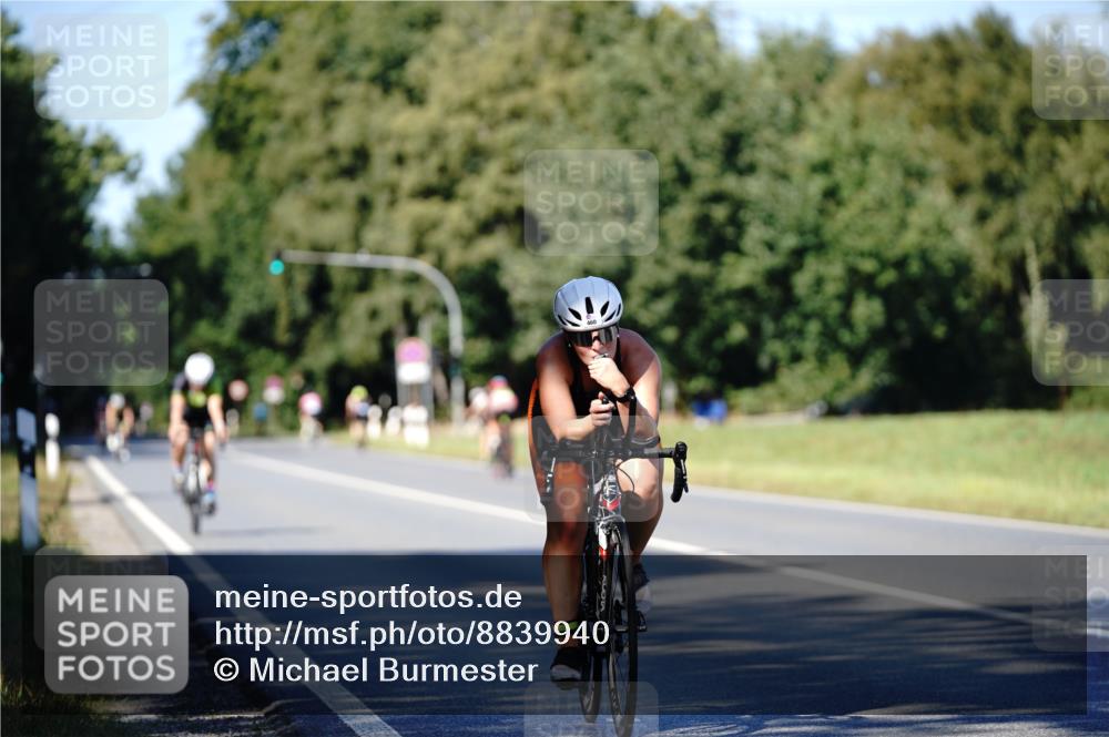 07.09.2025 - 19. Norderstedt Triathlon Michael Burmester http://msf.ph/oto/8839940 07.09.2025 14:50:01 Radfahren 460 meine-sportfotos.de