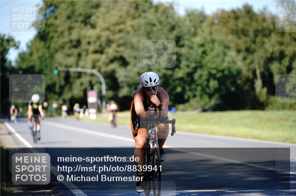 07.09.2025 - 19. Norderstedt Triathlon Michael Burmester http://msf.ph/oto/8839941 07.09.2025 14:50:01 Radfahren 460 meine-sportfotos.de