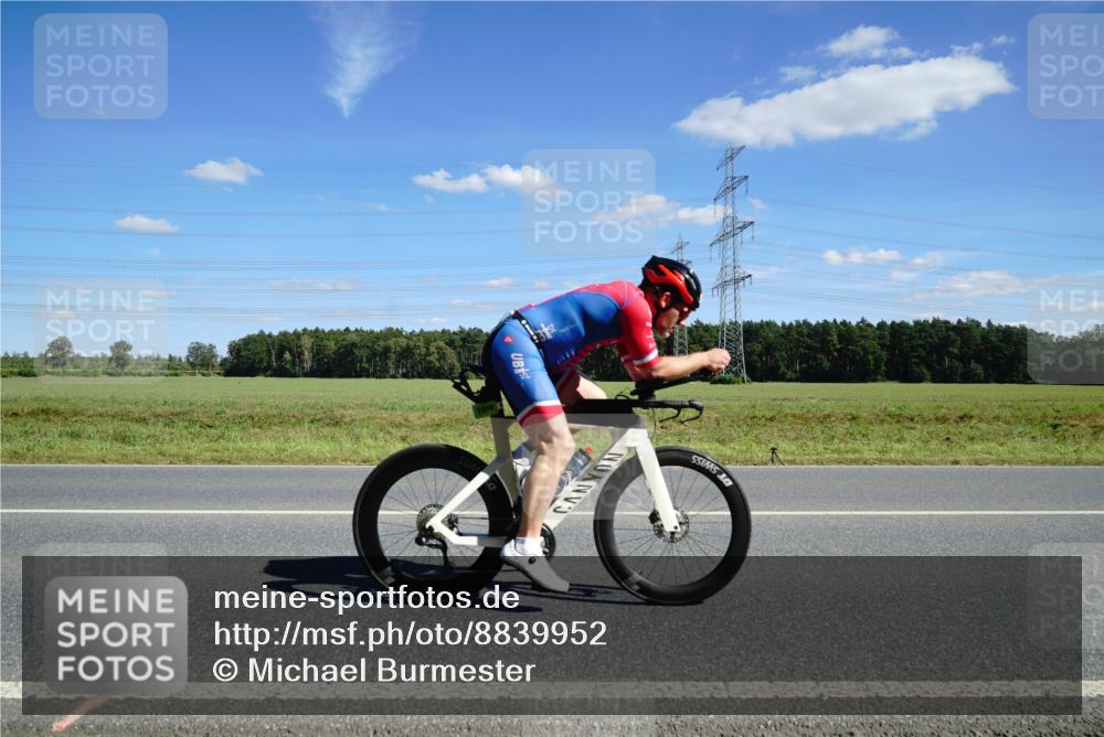 07.09.2025 - 19. Norderstedt Triathlon Michael Burmester http://msf.ph/oto/8839952 07.09.2025 14:25:04 Radfahren 908, 1019, 1037 meine-sportfotos.de
