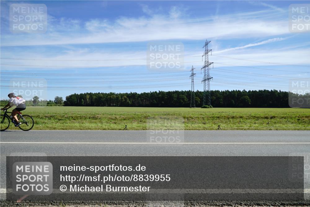 07.09.2025 - 19. Norderstedt Triathlon Michael Burmester http://msf.ph/oto/8839955 07.09.2025 12:17:02 Radfahren 168 meine-sportfotos.de