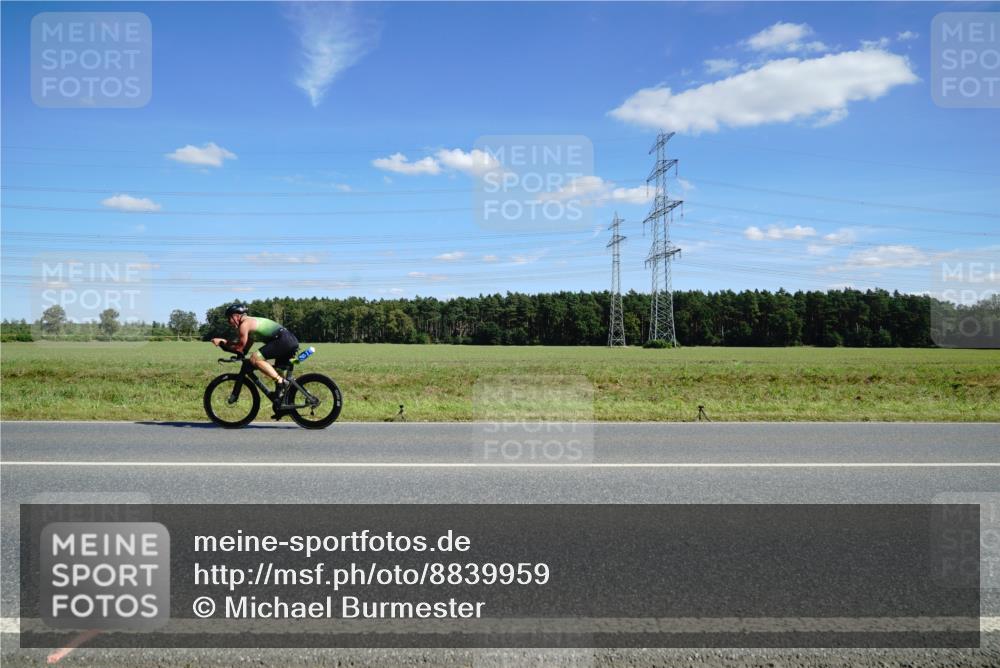 07.09.2025 - 19. Norderstedt Triathlon Michael Burmester http://msf.ph/oto/8839959 07.09.2025 14:25:06 Radfahren 908, 1019 meine-sportfotos.de
