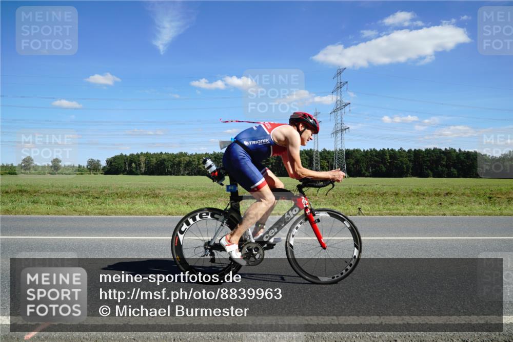 07.09.2025 - 19. Norderstedt Triathlon Michael Burmester http://msf.ph/oto/8839963 07.09.2025 14:25:07 Radfahren 908, 1019, 1478 meine-sportfotos.de