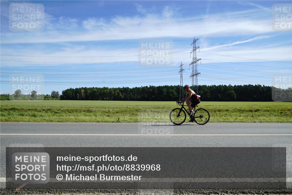 07.09.2025 - 19. Norderstedt Triathlon Michael Burmester http://msf.ph/oto/8839968 07.09.2025 12:17:14 Radfahren  meine-sportfotos.de