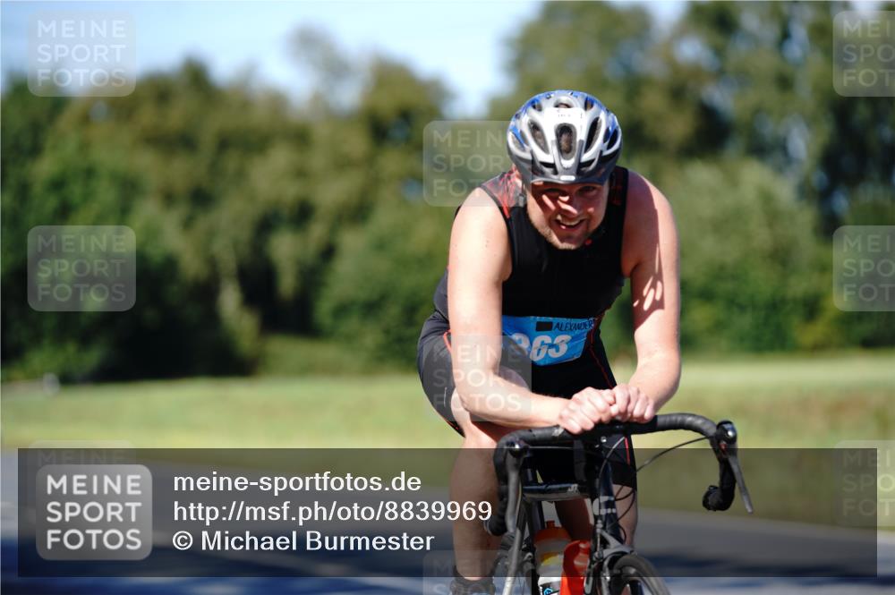 07.09.2025 - 19. Norderstedt Triathlon Michael Burmester http://msf.ph/oto/8839969 07.09.2025 14:50:24 Radfahren 363, 476, 1431, 1470 meine-sportfotos.de