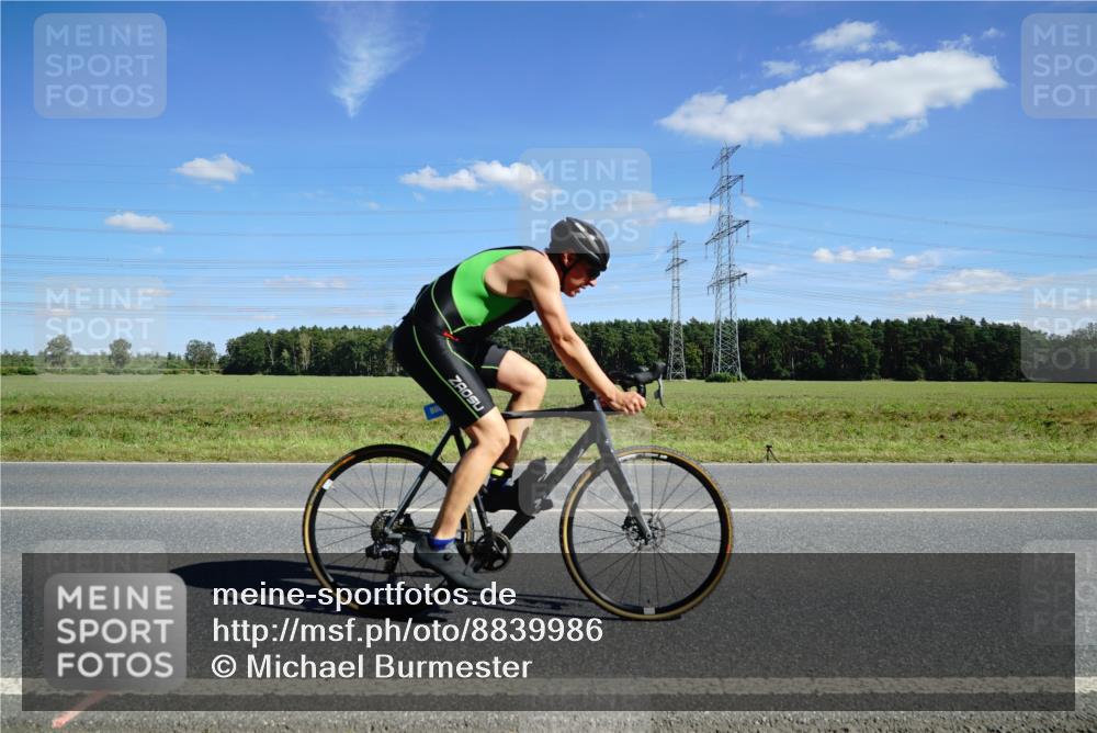 07.09.2025 - 19. Norderstedt Triathlon Michael Burmester http://msf.ph/oto/8839986 07.09.2025 14:25:15 Radfahren 888, 1017 meine-sportfotos.de