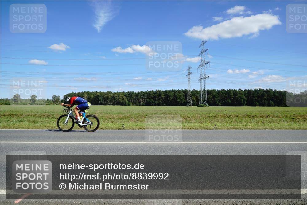 07.09.2025 - 19. Norderstedt Triathlon Michael Burmester http://msf.ph/oto/8839992 07.09.2025 14:25:17 Radfahren 888 meine-sportfotos.de