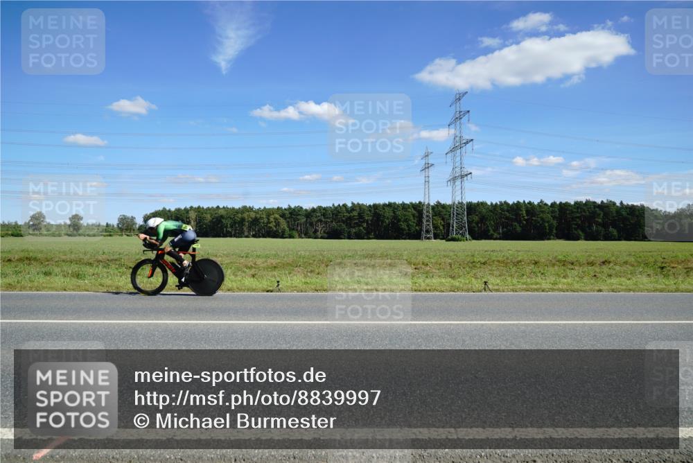 07.09.2025 - 19. Norderstedt Triathlon Michael Burmester http://msf.ph/oto/8839997 07.09.2025 14:25:20 Radfahren  meine-sportfotos.de