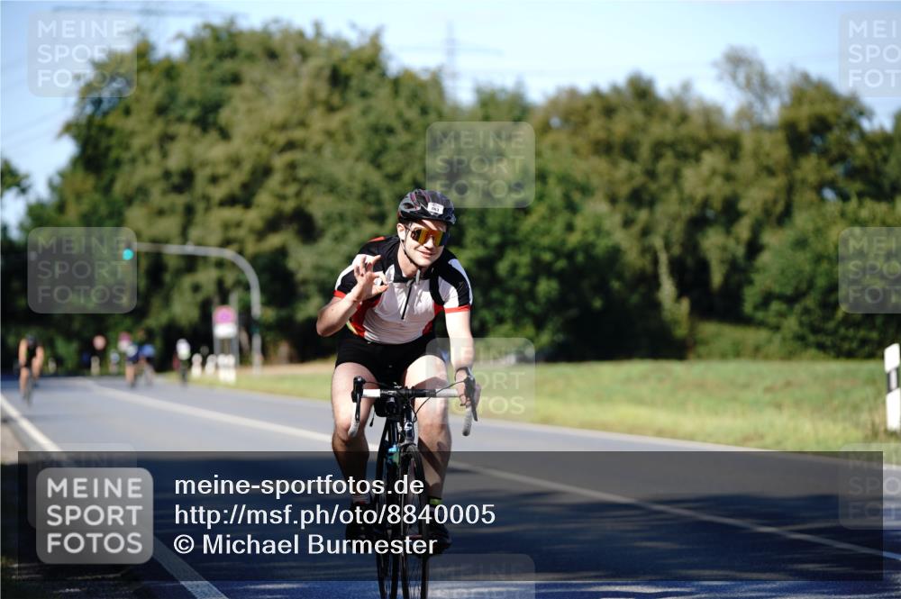07.09.2025 - 19. Norderstedt Triathlon Michael Burmester http://msf.ph/oto/8840005 07.09.2025 14:50:44 Radfahren 863, 877 meine-sportfotos.de
