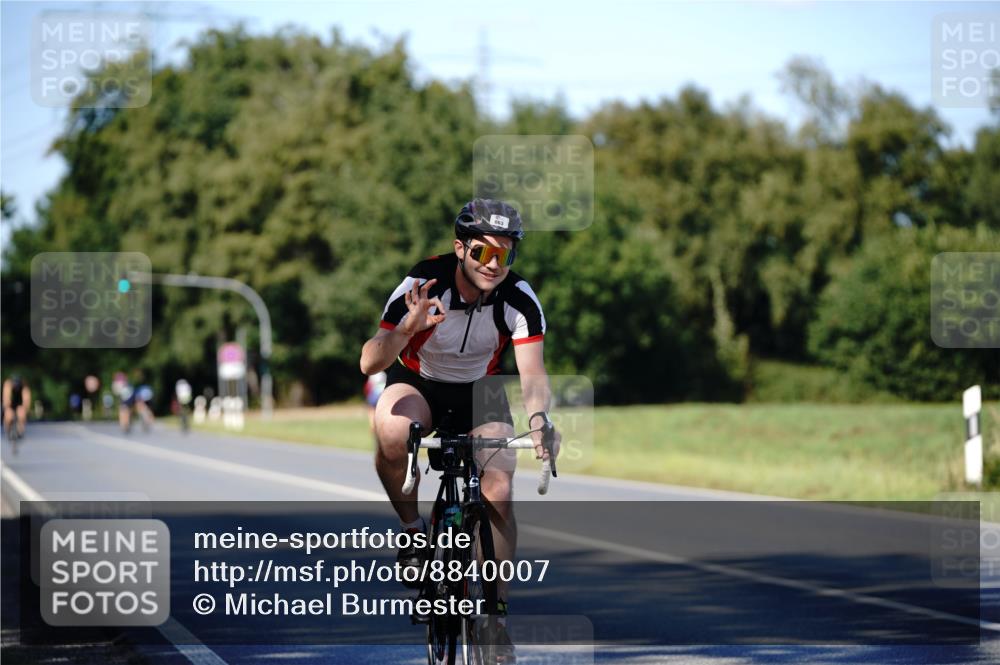 07.09.2025 - 19. Norderstedt Triathlon Michael Burmester http://msf.ph/oto/8840007 07.09.2025 14:50:44 Radfahren 863, 877 meine-sportfotos.de