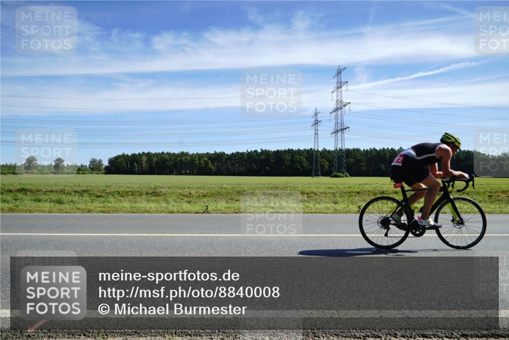 07.09.2025 - 19. Norderstedt Triathlon Michael Burmester http://msf.ph/oto/8840008 07.09.2025 12:17:36 Radfahren 715, 761, 1248, 1272, 1327 meine-sportfotos.de