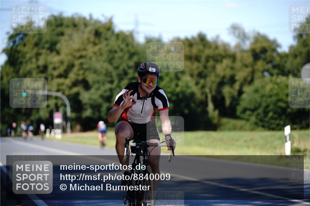 07.09.2025 - 19. Norderstedt Triathlon Michael Burmester http://msf.ph/oto/8840009 07.09.2025 14:50:44 Radfahren 863, 877 meine-sportfotos.de