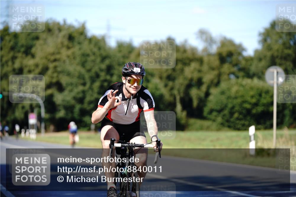 07.09.2025 - 19. Norderstedt Triathlon Michael Burmester http://msf.ph/oto/8840011 07.09.2025 14:50:44 Radfahren 863, 877 meine-sportfotos.de