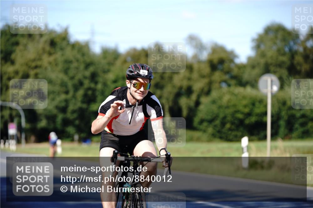 07.09.2025 - 19. Norderstedt Triathlon Michael Burmester http://msf.ph/oto/8840012 07.09.2025 14:50:44 Radfahren 863, 877 meine-sportfotos.de