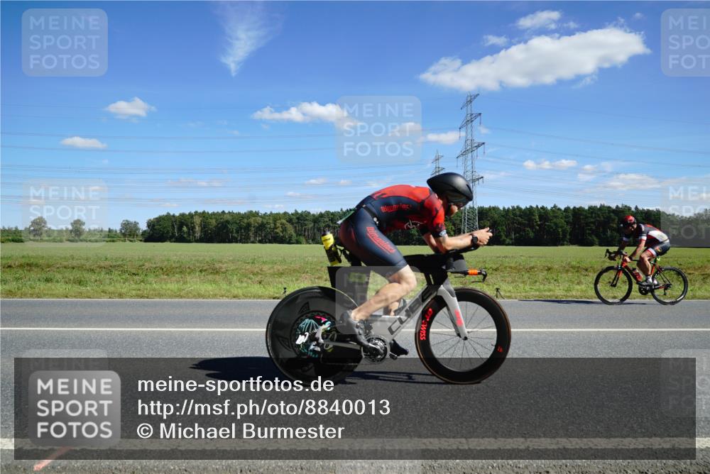 07.09.2025 - 19. Norderstedt Triathlon Michael Burmester http://msf.ph/oto/8840013 07.09.2025 14:25:29 Radfahren 958 meine-sportfotos.de
