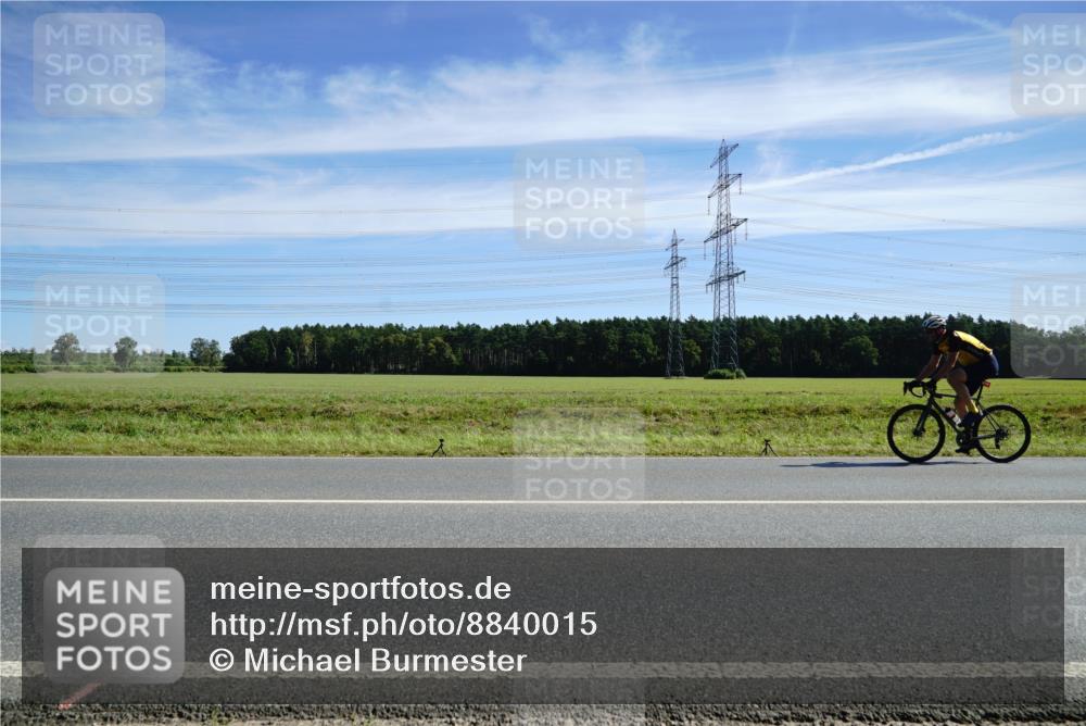 07.09.2025 - 19. Norderstedt Triathlon Michael Burmester http://msf.ph/oto/8840015 07.09.2025 12:17:37 Radfahren 715, 761, 1248, 1272 meine-sportfotos.de